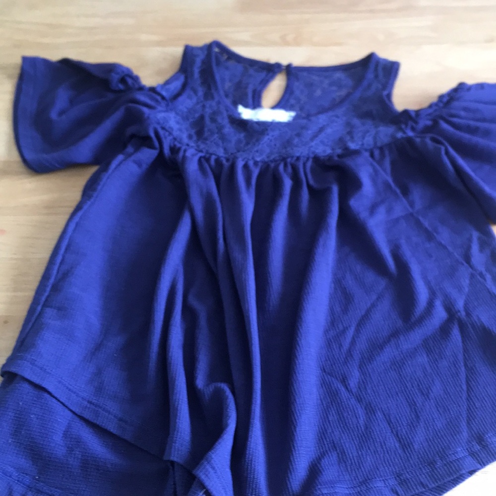 2 cold shoulder girl tops